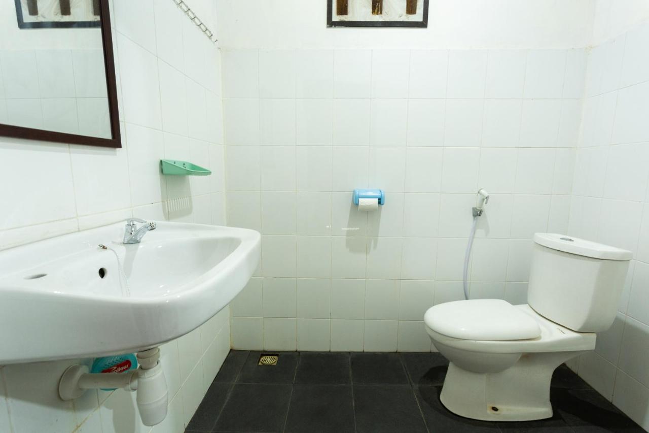 Spot On 1879 Lendang Homestay Mangsit Esterno foto