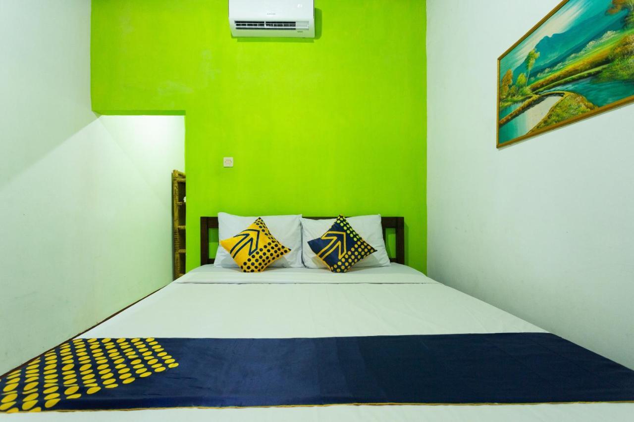 Spot On 1879 Lendang Homestay Mangsit Esterno foto