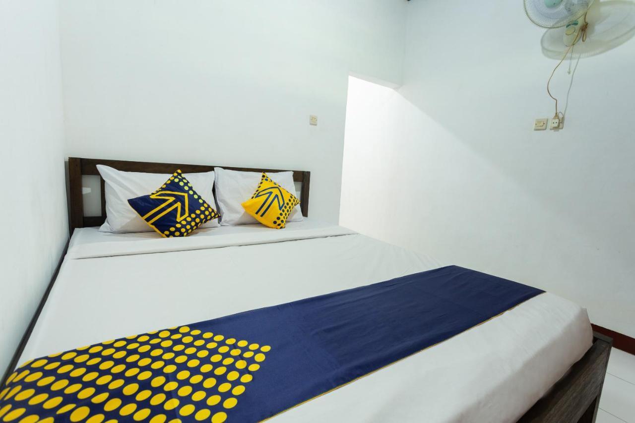 Spot On 1879 Lendang Homestay Mangsit Esterno foto