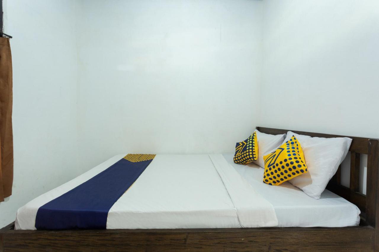 Spot On 1879 Lendang Homestay Mangsit Esterno foto
